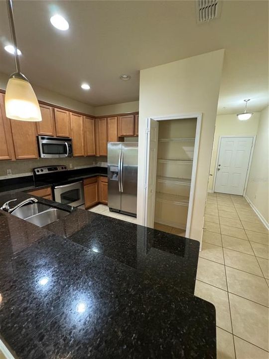 For Rent: $2,100 (3 beds, 2 baths, 1512 Square Feet)