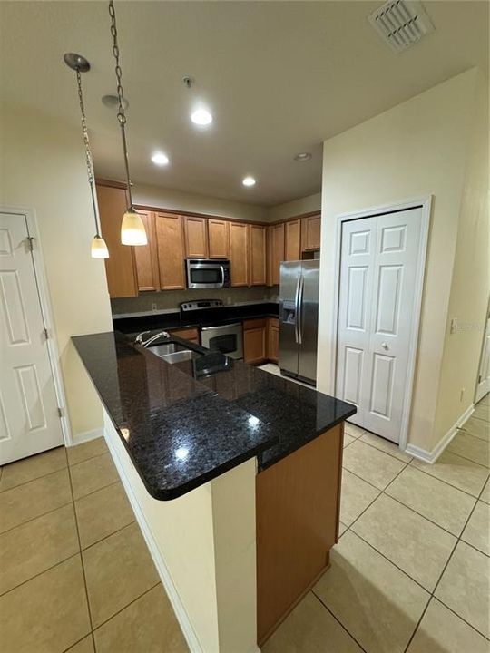 For Rent: $2,100 (3 beds, 2 baths, 1512 Square Feet)