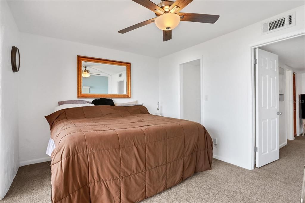 Active With Contract: $355,000 (2 beds, 1 baths, 1110 Square Feet)