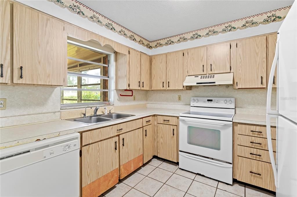 For Sale: $269,900 (3 beds, 2 baths, 1296 Square Feet)