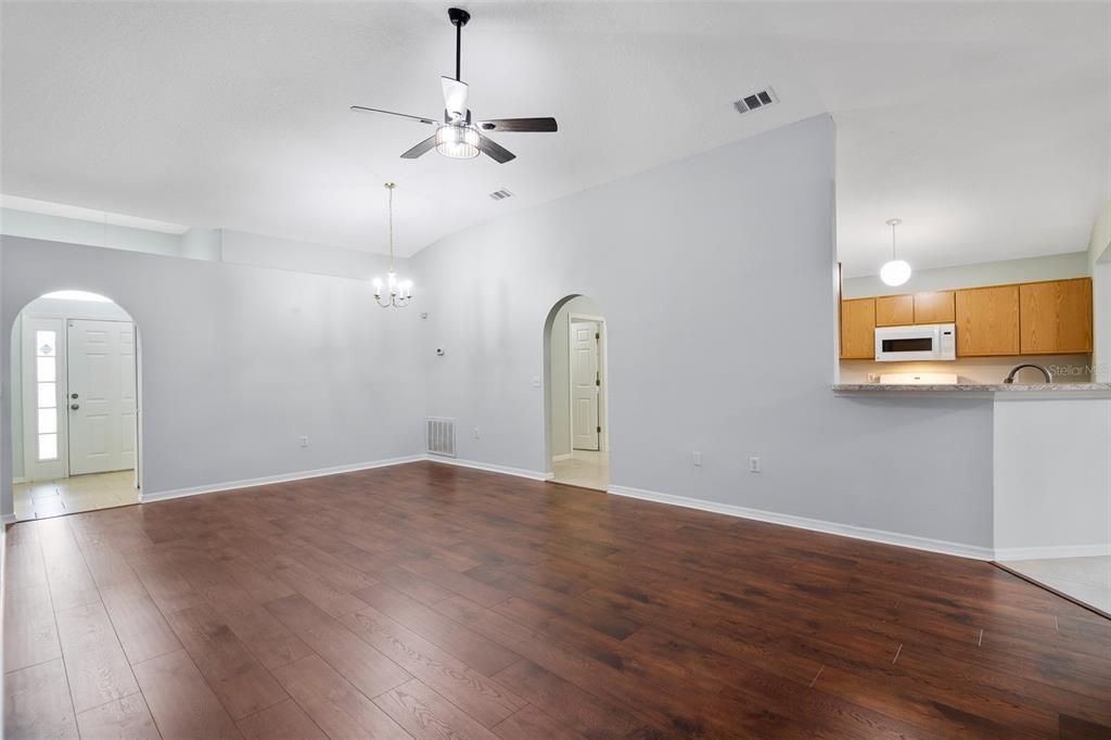 For Sale: $374,000 (3 beds, 2 baths, 1865 Square Feet)