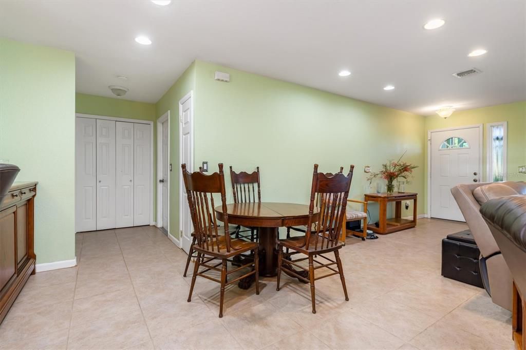 For Sale: $340,000 (3 beds, 2 baths, 1625 Square Feet)