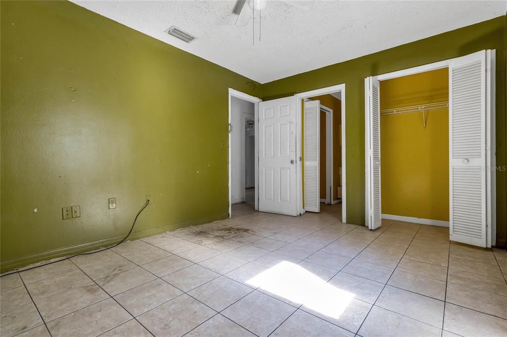 For Sale: $289,750 (3 beds, 2 baths, 1050 Square Feet)