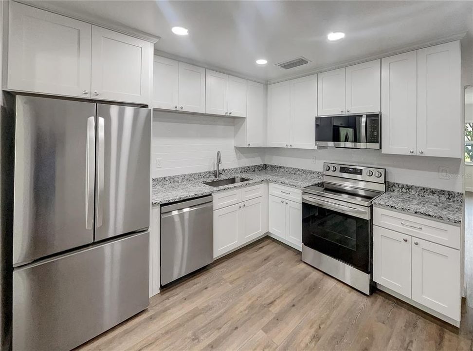 Active With Contract: $275,000 (2 beds, 1 baths, 1113 Square Feet)