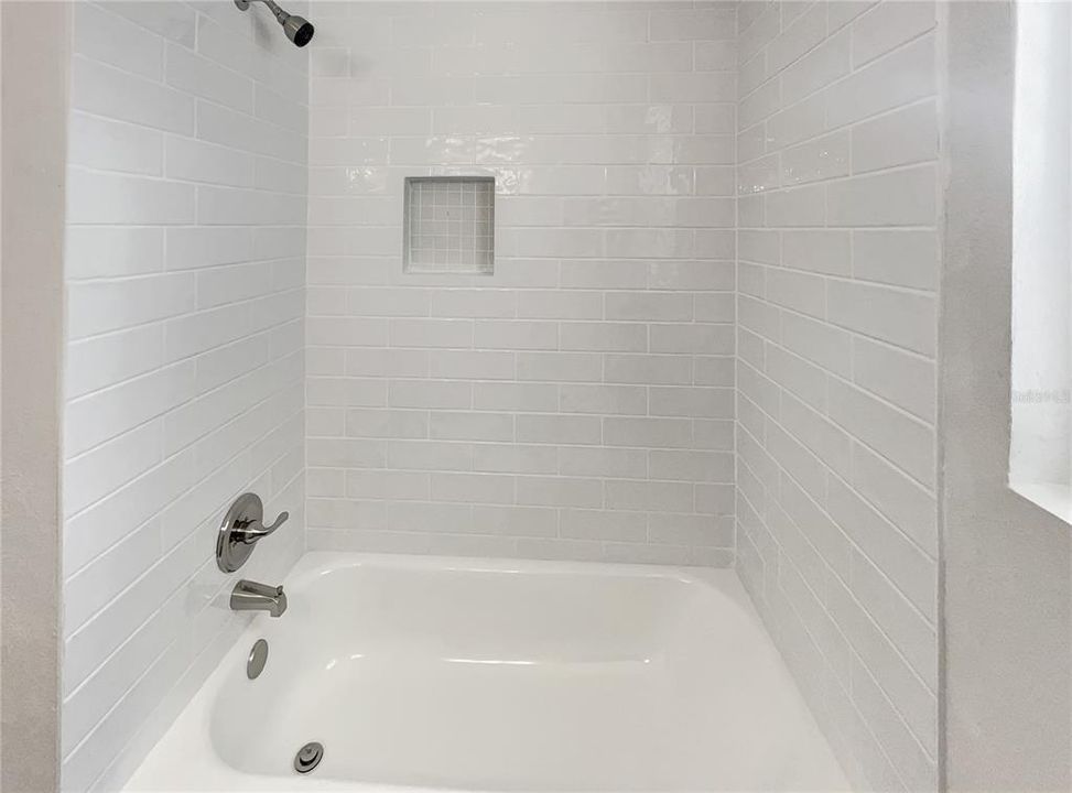 Active With Contract: $275,000 (2 beds, 1 baths, 1113 Square Feet)