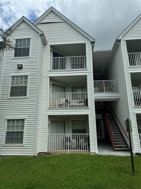 Active With Contract: $199,900 (1 beds, 1 baths, 754 Square Feet)