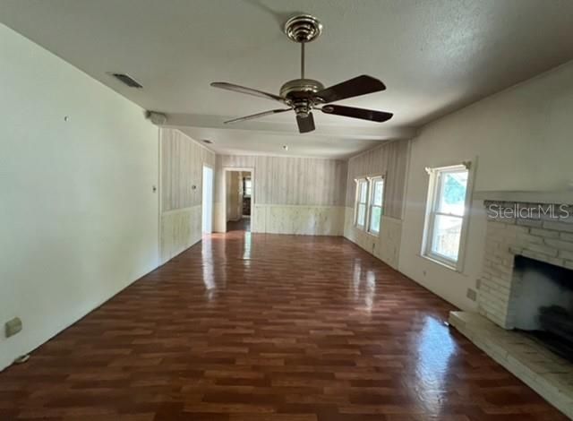 For Sale: $215,000 (2 beds, 2 baths, 1312 Square Feet)