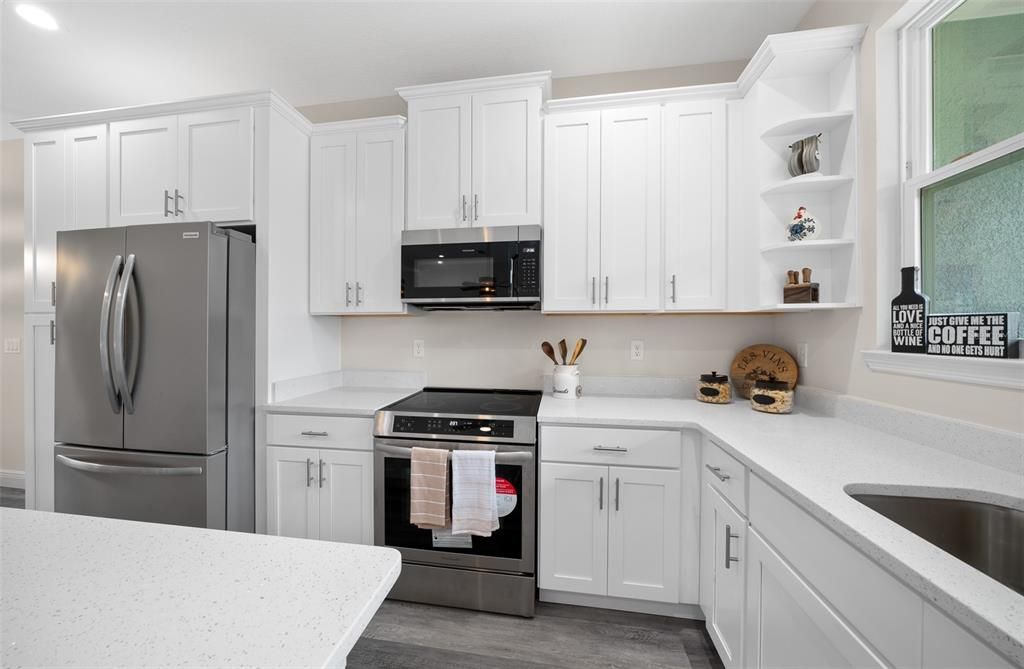 Active With Contract: $445,900 (3 beds, 2 baths, 1852 Square Feet)