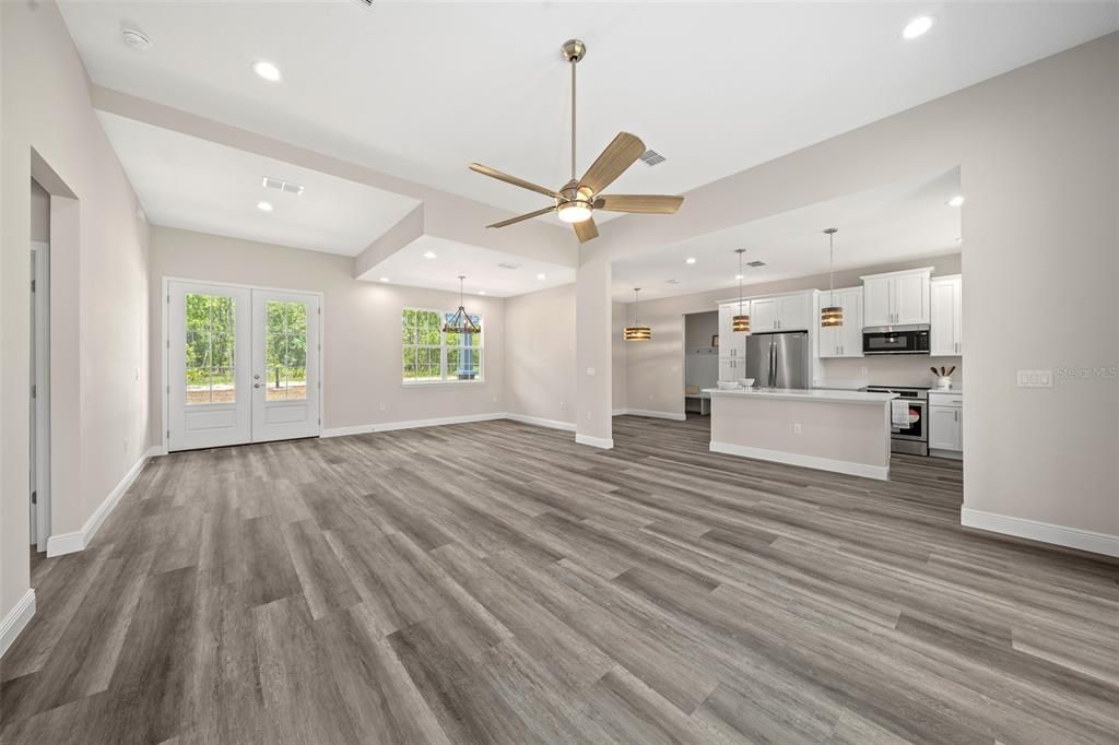 Active With Contract: $445,900 (3 beds, 2 baths, 1852 Square Feet)