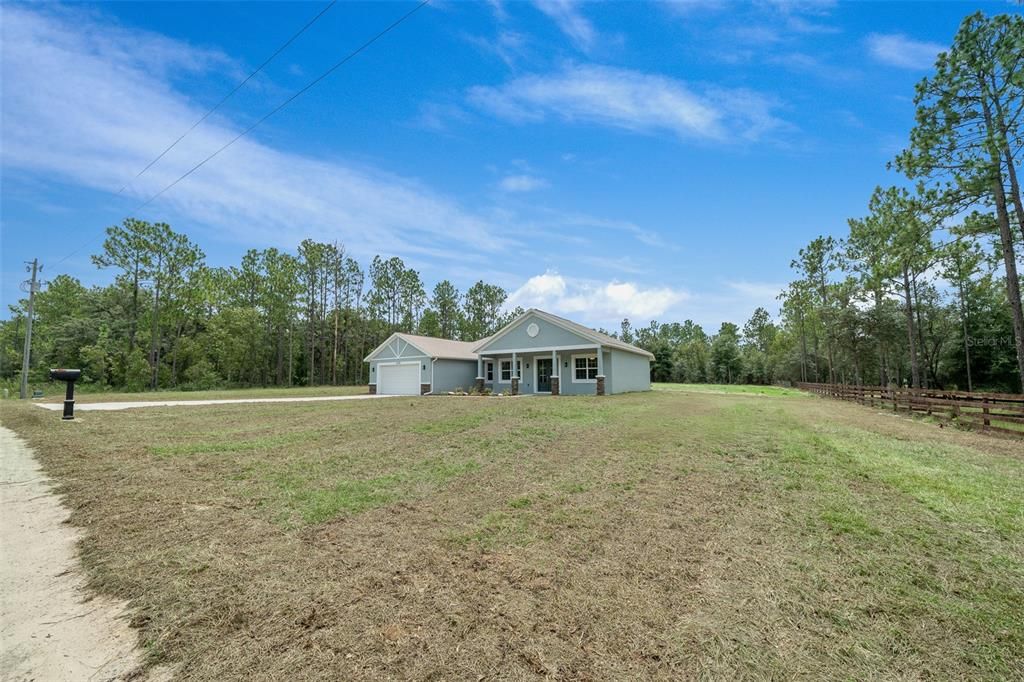 Active With Contract: $445,900 (3 beds, 2 baths, 1852 Square Feet)