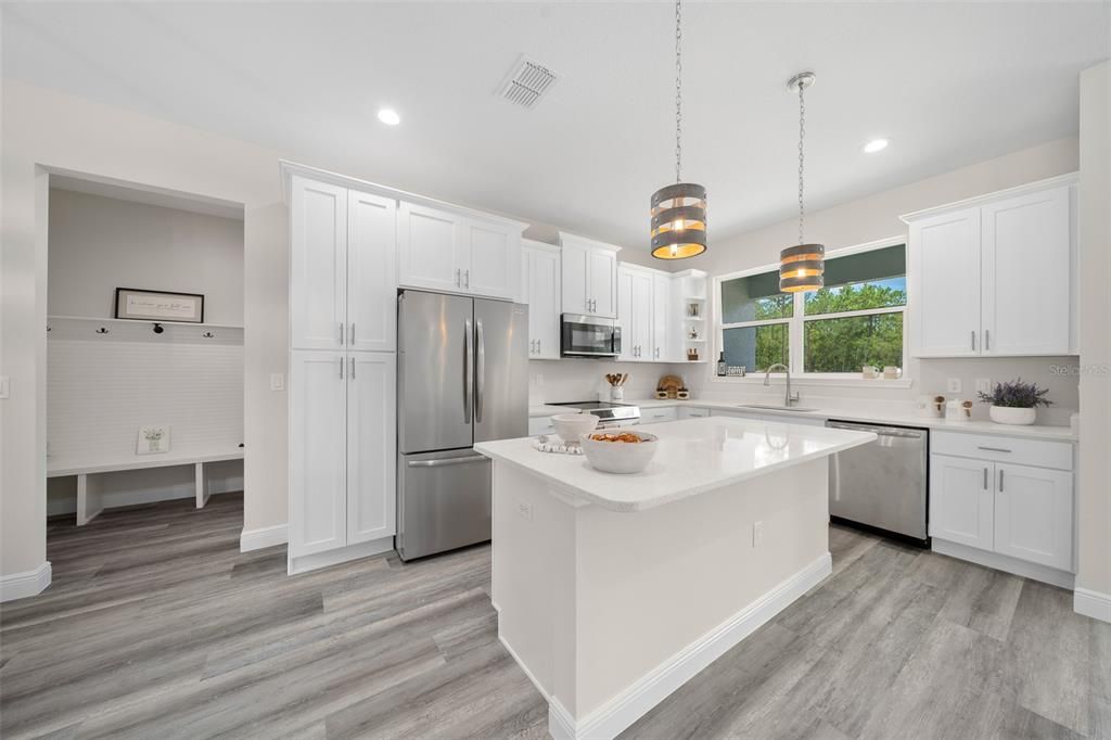 Active With Contract: $445,900 (3 beds, 2 baths, 1852 Square Feet)