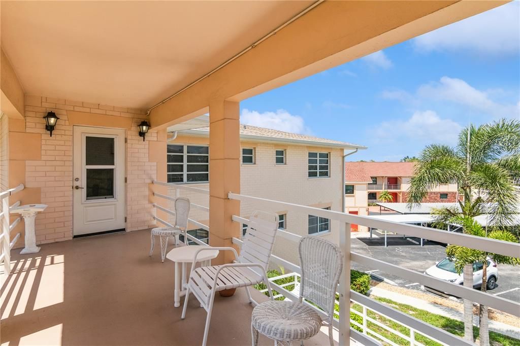 Recently Sold: $325,000 (2 beds, 2 baths, 910 Square Feet)