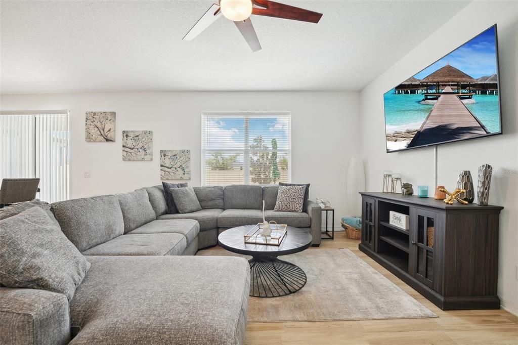 Active With Contract: $455,000 (3 beds, 2 baths, 2190 Square Feet)