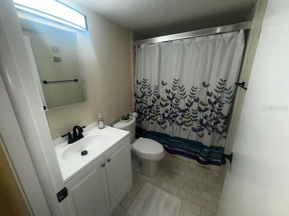 For Rent: $1,990 (2 beds, 2 baths, 975 Square Feet)