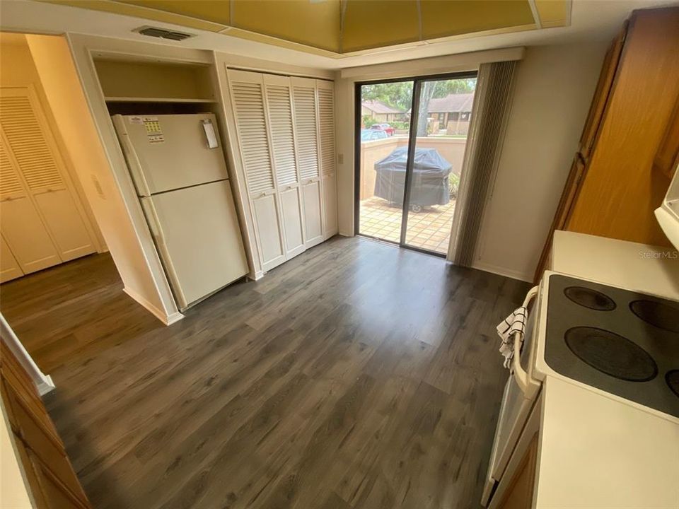 For Sale: $209,000 (2 beds, 2 baths, 1221 Square Feet)