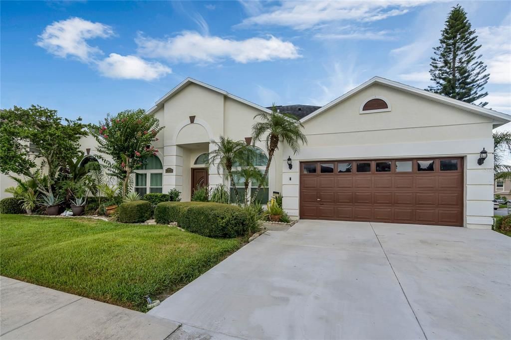 Active With Contract: $770,000 (5 beds, 3 baths, 2635 Square Feet)