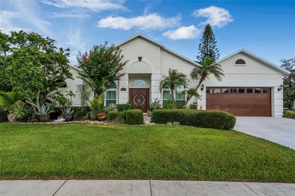 Active With Contract: $770,000 (5 beds, 3 baths, 2635 Square Feet)