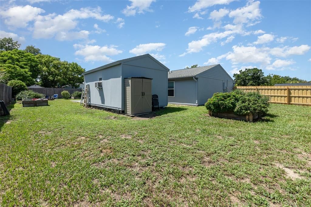 Active With Contract: $359,900 (3 beds, 2 baths, 1120 Square Feet)