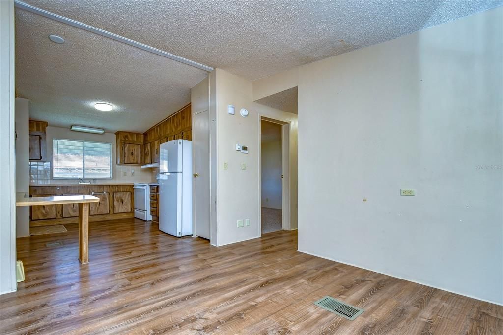 For Sale: $159,000 (2 beds, 2 baths, 1248 Square Feet)