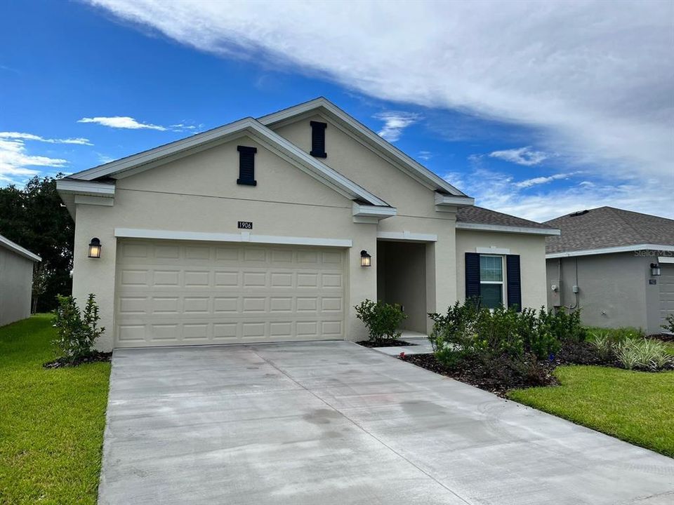 Active With Contract: $2,400 (4 beds, 2 baths, 1853 Square Feet)