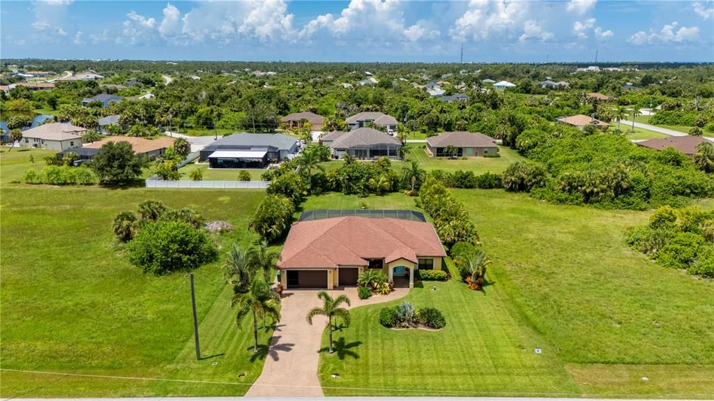 For Sale: $699,900 (3 beds, 2 baths, 2092 Square Feet)