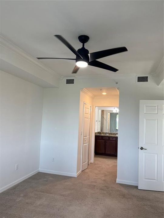 Active With Contract: $2,500 (2 beds, 2 baths, 1329 Square Feet)