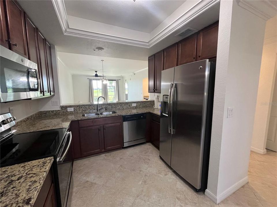 Active With Contract: $2,500 (2 beds, 2 baths, 1329 Square Feet)