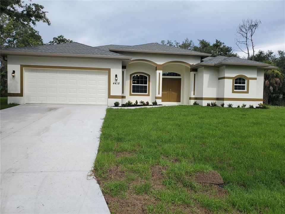 Недавно продано: $395,605 (3 спален, 3 ванн, 2250 Квадратных фут)