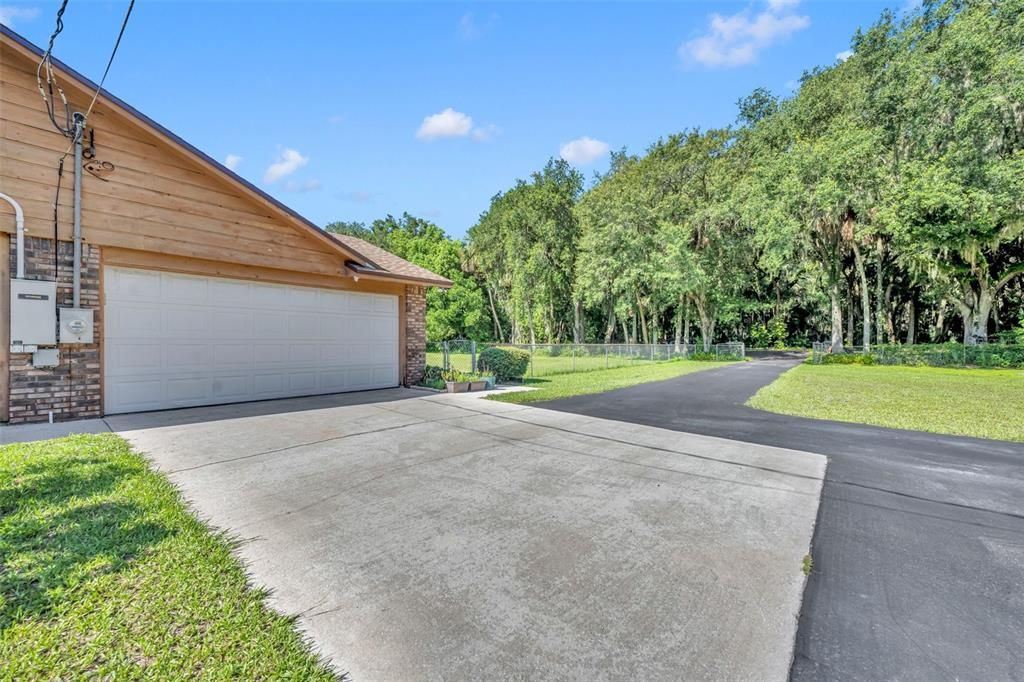 For Sale: $639,000 (3 beds, 2 baths, 1884 Square Feet)