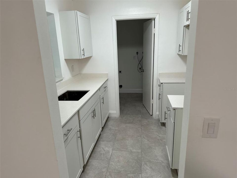 Active With Contract: $1,550 (3 beds, 2 baths, 1412 Square Feet)