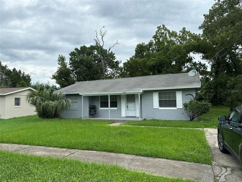 Active With Contract: $1,550 (3 beds, 2 baths, 1412 Square Feet)