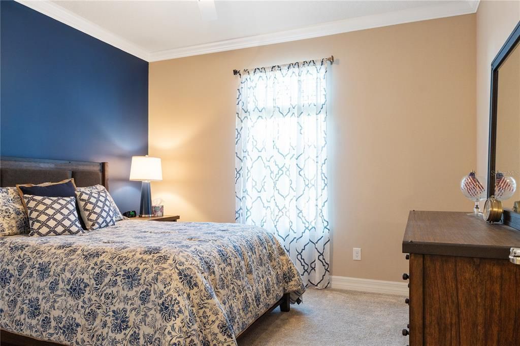 Active With Contract: $2,500 (2 beds, 2 baths, 1916 Square Feet)