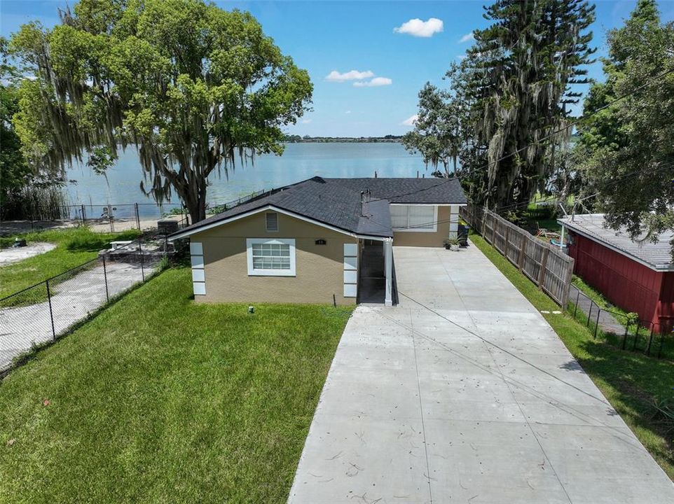 ! NEWLY REMODELED !! WATERFRONT HOME !! NEW ROOF - NEW A/C - NEW WATER HEATER - NEW ELECTRICAL & PLUMBING - NEW WINDOWS - ALL IN 2023!