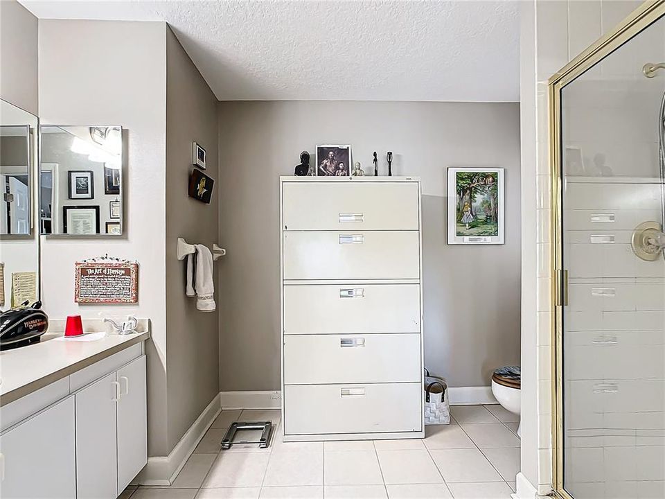 3rd floor bathroom ensuite