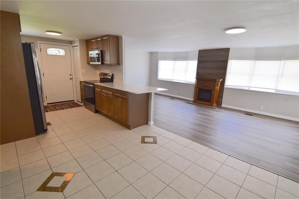 For Sale: $98,000 (3 beds, 2 baths, 1272 Square Feet)