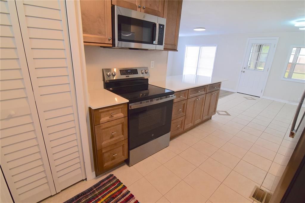 For Sale: $98,000 (3 beds, 2 baths, 1272 Square Feet)