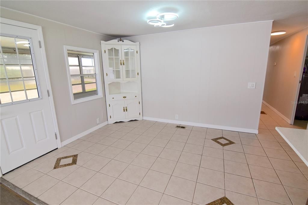 For Sale: $98,000 (3 beds, 2 baths, 1272 Square Feet)