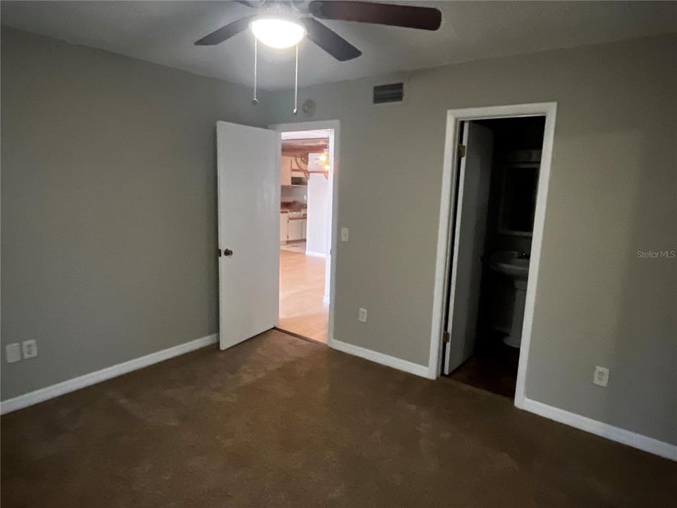 For Rent: $1,400 (3 beds, 2 baths, 1140 Square Feet)