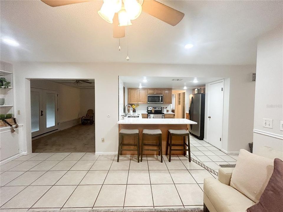 For Sale: $320,000 (3 beds, 2 baths, 1636 Square Feet)