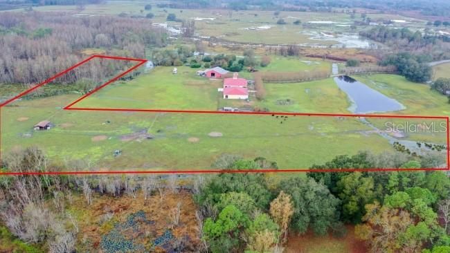 На продажу: $410,000 (9.72 acres)