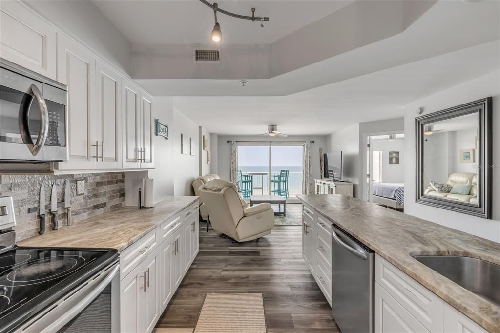 Active With Contract: $475,000 (2 beds, 2 baths, 1198 Square Feet)