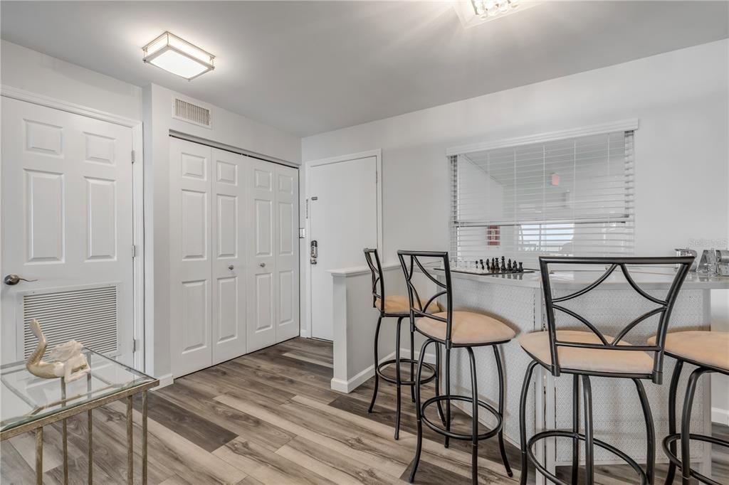 Active With Contract: $475,000 (2 beds, 2 baths, 1198 Square Feet)