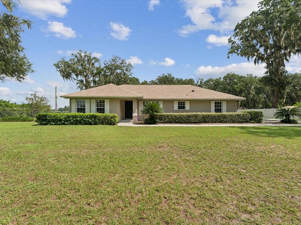 For Sale: $599,900 (3 beds, 2 baths, 1764 Square Feet)