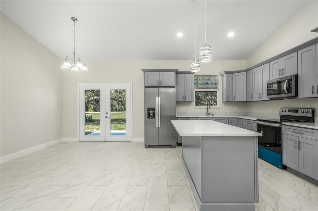 Kitchen/dining room combo