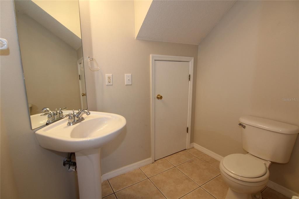 Active With Contract: $1,700 (3 beds, 2 baths, 1364 Square Feet)