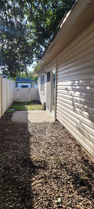 Active With Contract: $2,200 (3 beds, 2 baths, 1228 Square Feet)