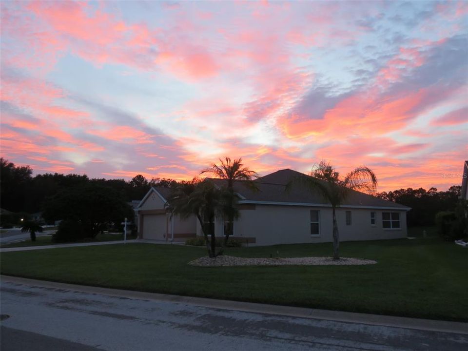 For Sale: $575,000 (3 beds, 2 baths, 2152 Square Feet)