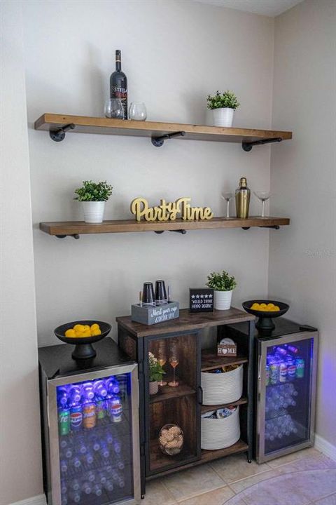 Bar Area in Breakfast Nook