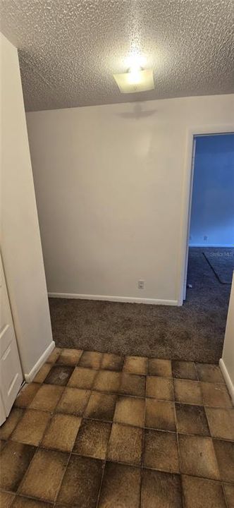 For Rent: $1,095 (2 beds, 1 baths, 961 Square Feet)