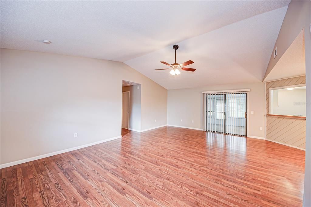 Active With Contract: $289,900 (3 beds, 2 baths, 1480 Square Feet)